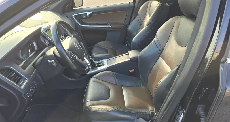 Volvo XC 60 cena 92400 przebieg: 142000, rok produkcji 2016 z Lidzbark małe 631